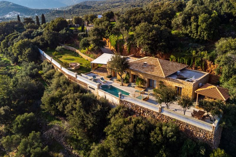 Villa Oaktree in Agios Nikolaos