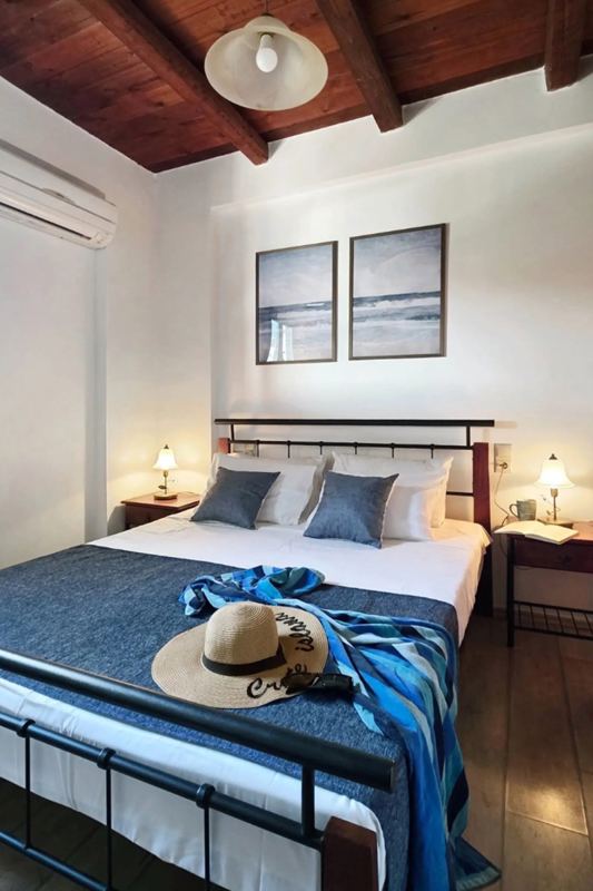Schlafzimmer 1