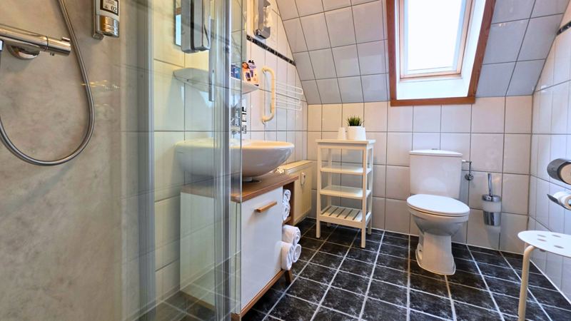 Bad mit Dusche