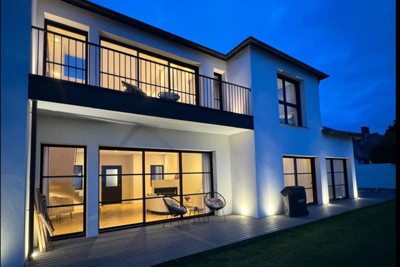 Villa Bellevue Côte des Légendes  5* in Plouider