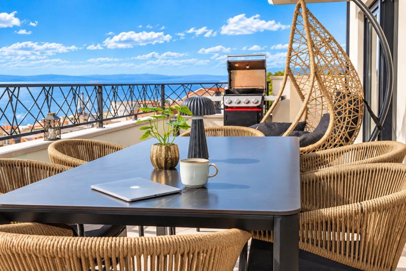 Dachterrasse mit Meerblick, Gartenmöbel