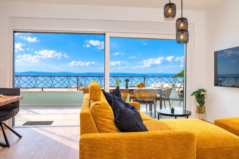 Blick vom Sofa auf das Meer