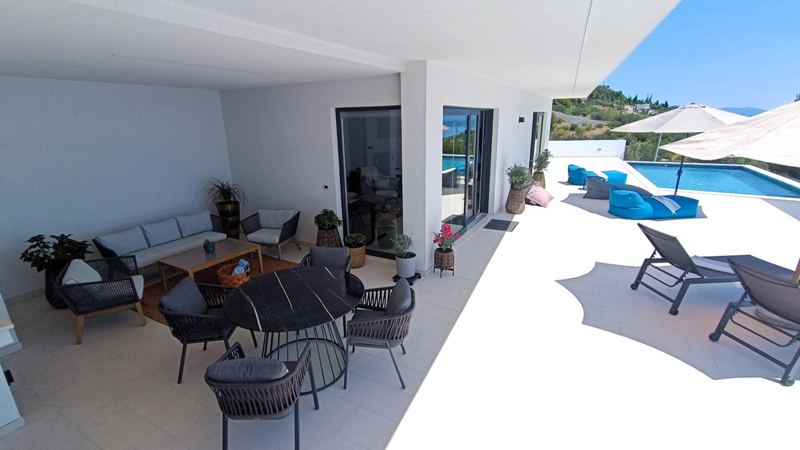 Villa SkyBlue mit Pool in Podgora
