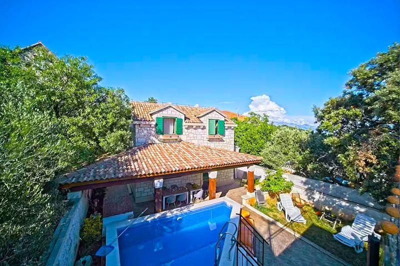 Ferienhaus Valentina mit Pool
