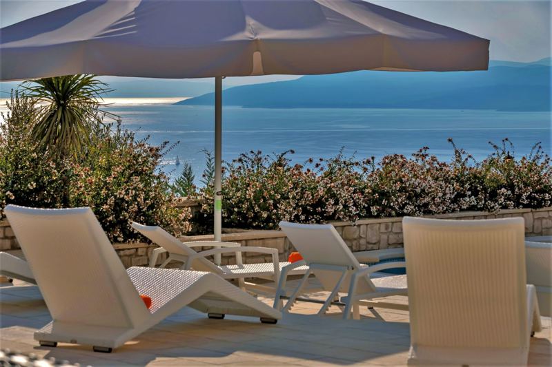 Villa Petra mit Pool in Makarska