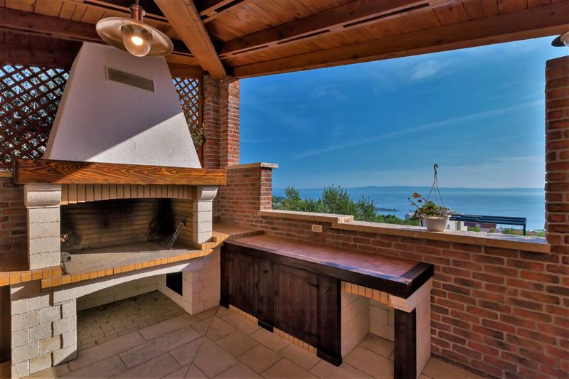 Grill und Feuerstelle