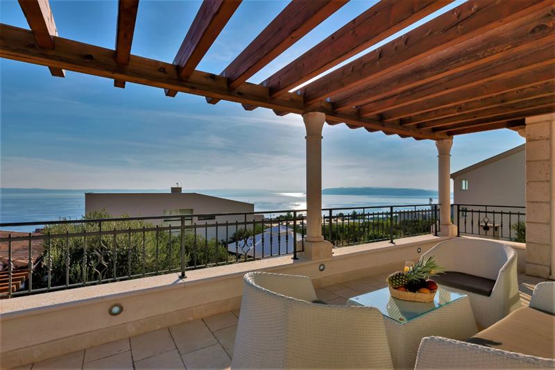 Villa Petra mit Pool in Makarska