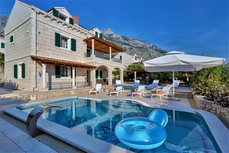 Die Villa Petra in Makarska mit Pool