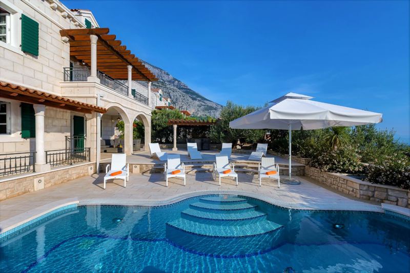 Villa Petra mit Pool in Makarska