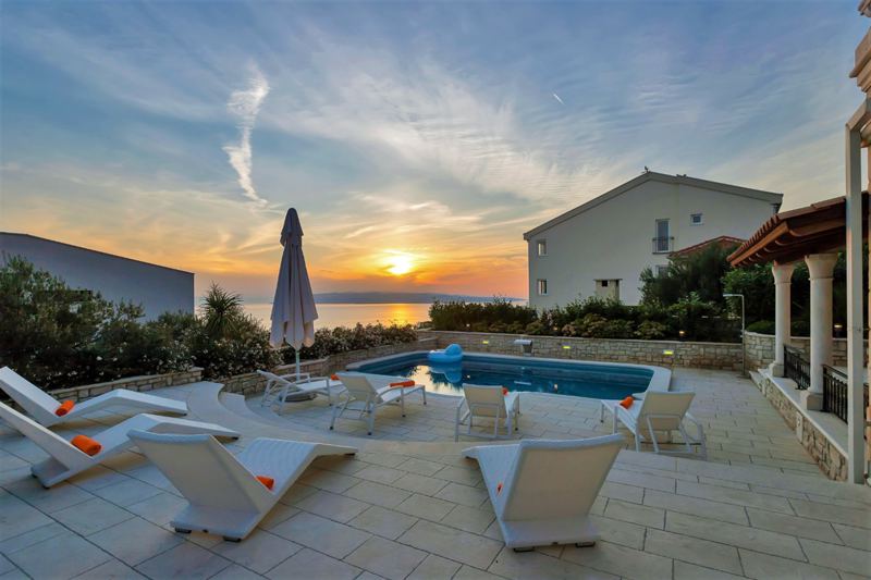 Erleben Sie traumhafte Sonnenuntergänge von der Terrasse der Villa Petra