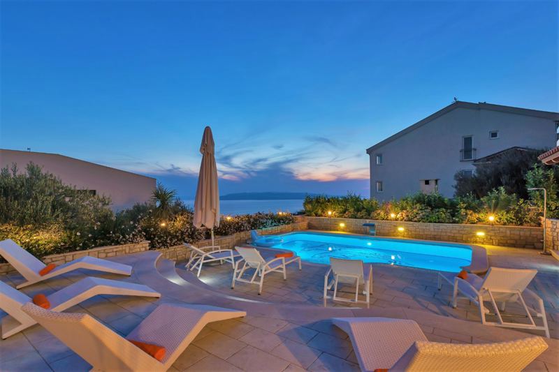 Villa Petra mit Pool in Makarska