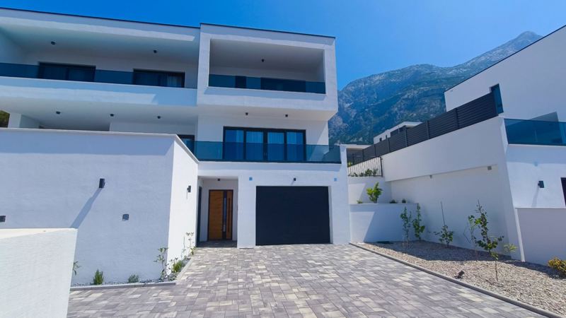 Villa Dado mit Pool in Makarska