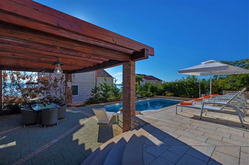 Villa Marko mit Pool in Makarska