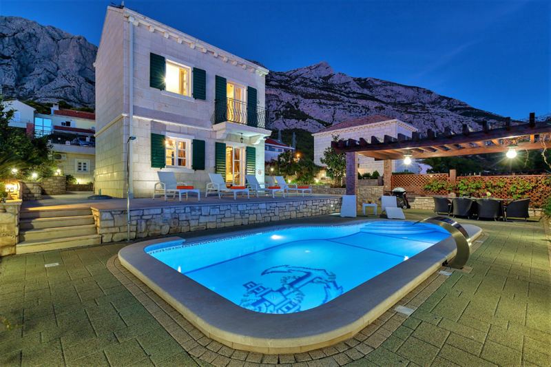 Villa Marko mit Pool in Makarska