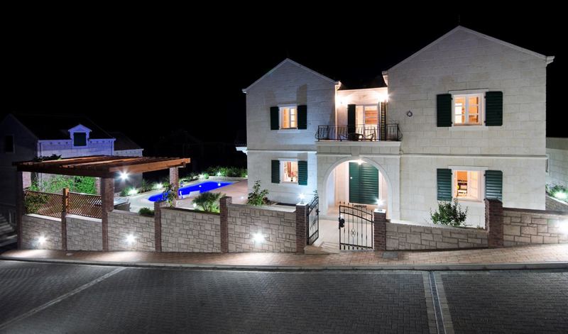 Villa Marko mit Pool in Makarska