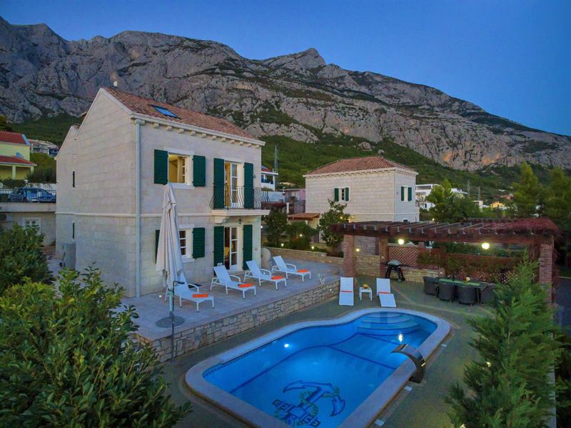 Villa Marko mit Pool in Makarska