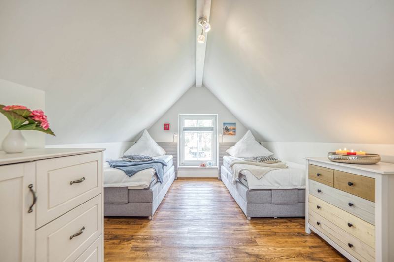 Schlafzimmer II im DG