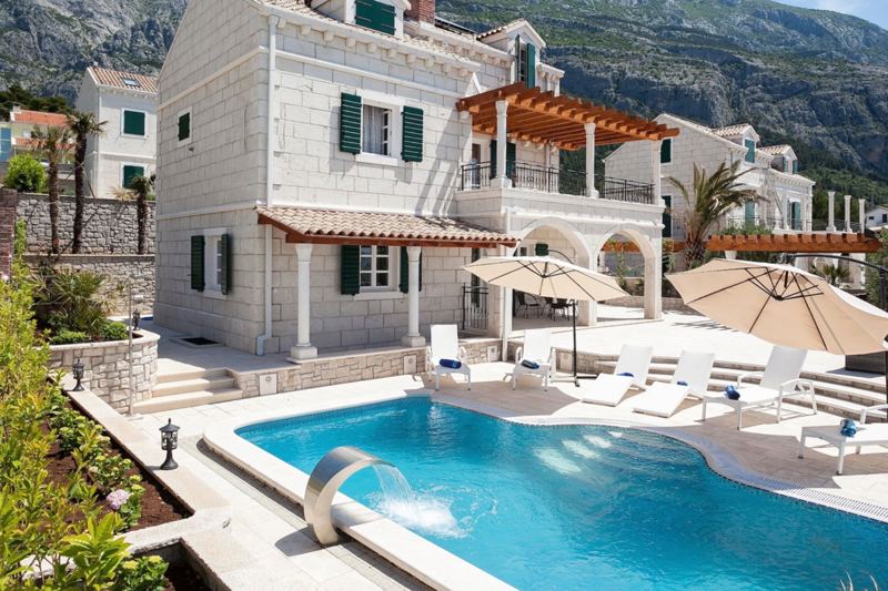 Villa Petra mit Pool in Makarska