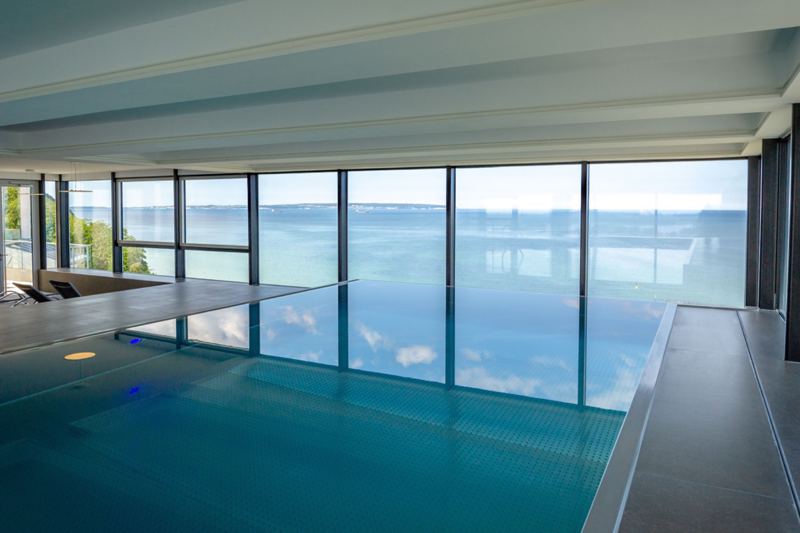 Der Wellnessbereich mit Sky- Pool auf der Dachterrasse der Villa First in Sellin