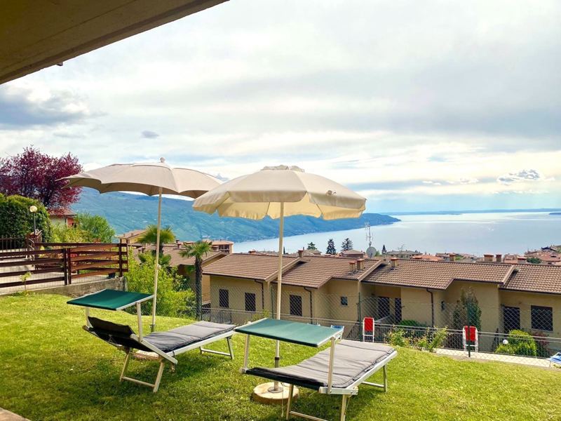 traumhafter Blick auf den Gardasee