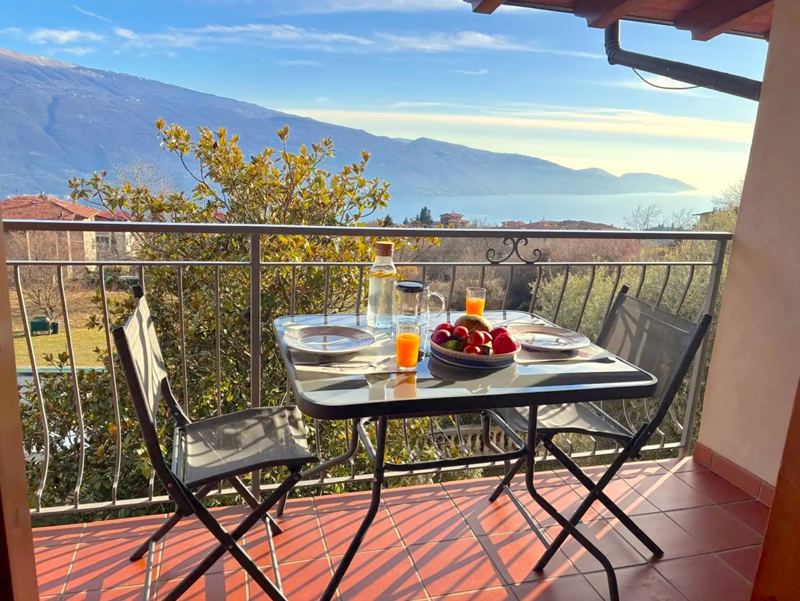 Casa Maja Tignale Gardasee Balkon traumhafter Seeblick