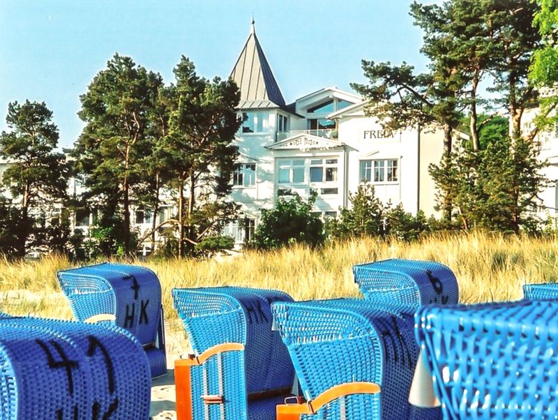 Der Blick vom Strand auf die Villa mit der Ferienwohnung Seahorse in Binz