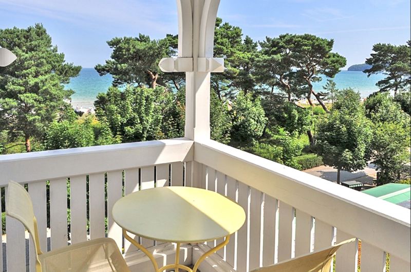 Träumen Sie auf dem Balkon und lassen den Blick über die Ostsee schweifen…