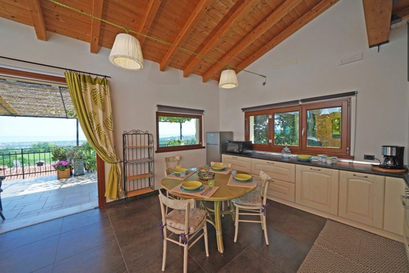 Ferienwohnung Terrazze sul Garda in Castello
