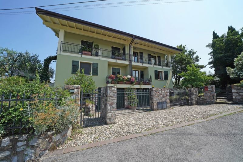 Ferienwohnung Terrazze sul Garda in Castello