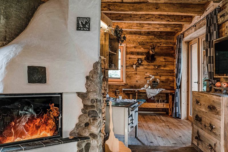 Lassen Sie einfach mal vor dem knisternden Kamin die Seele baumeln