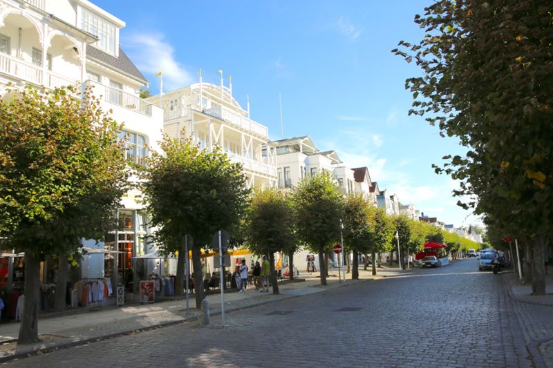 Die prachtvolle Wilhelmstraße in Sellin mit ihren imposanten Villen