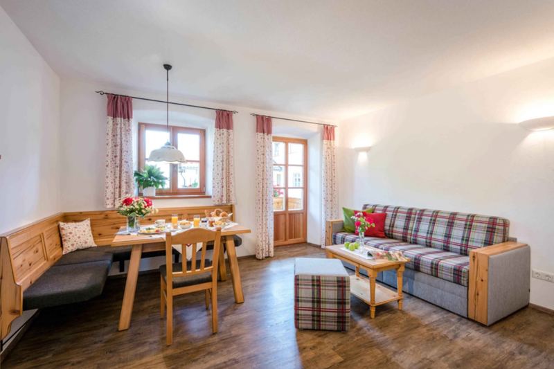 Ferienwohnung Beim Paulfischer - Eckbankerl direkt am Chiemsee in Chieming