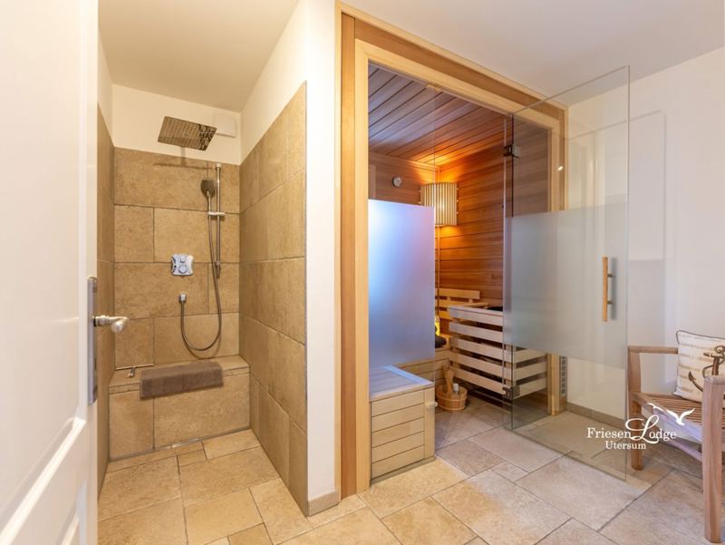Sauna mit Dusche