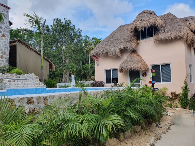 CASA LUNA mit dem schönen Pool davor